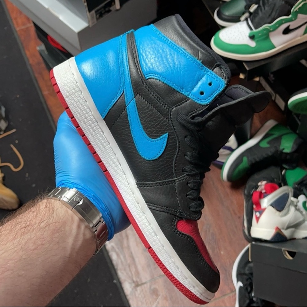 Jordan 1 Unc to chi women’s 9 men’s 7.5